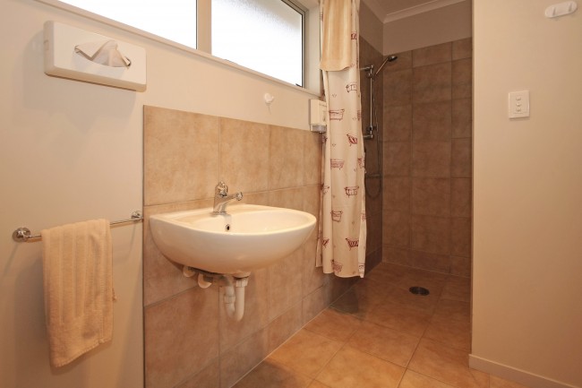 Unit 05 Bath 2